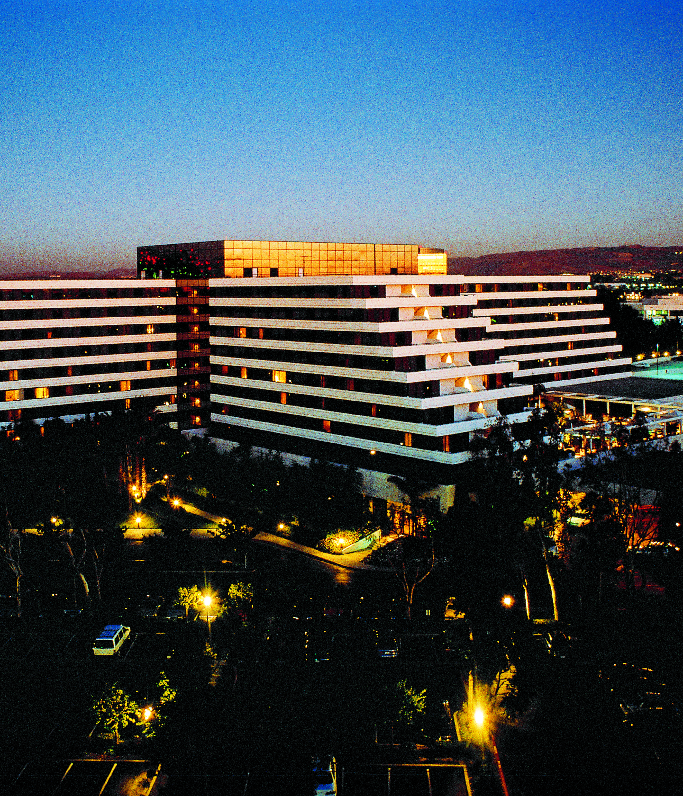Renaissance Newport Hotel 4*
