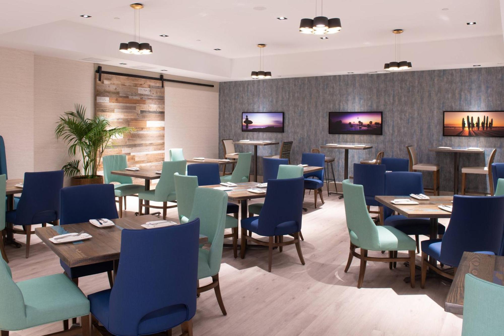 Renaissance Newport 4*
