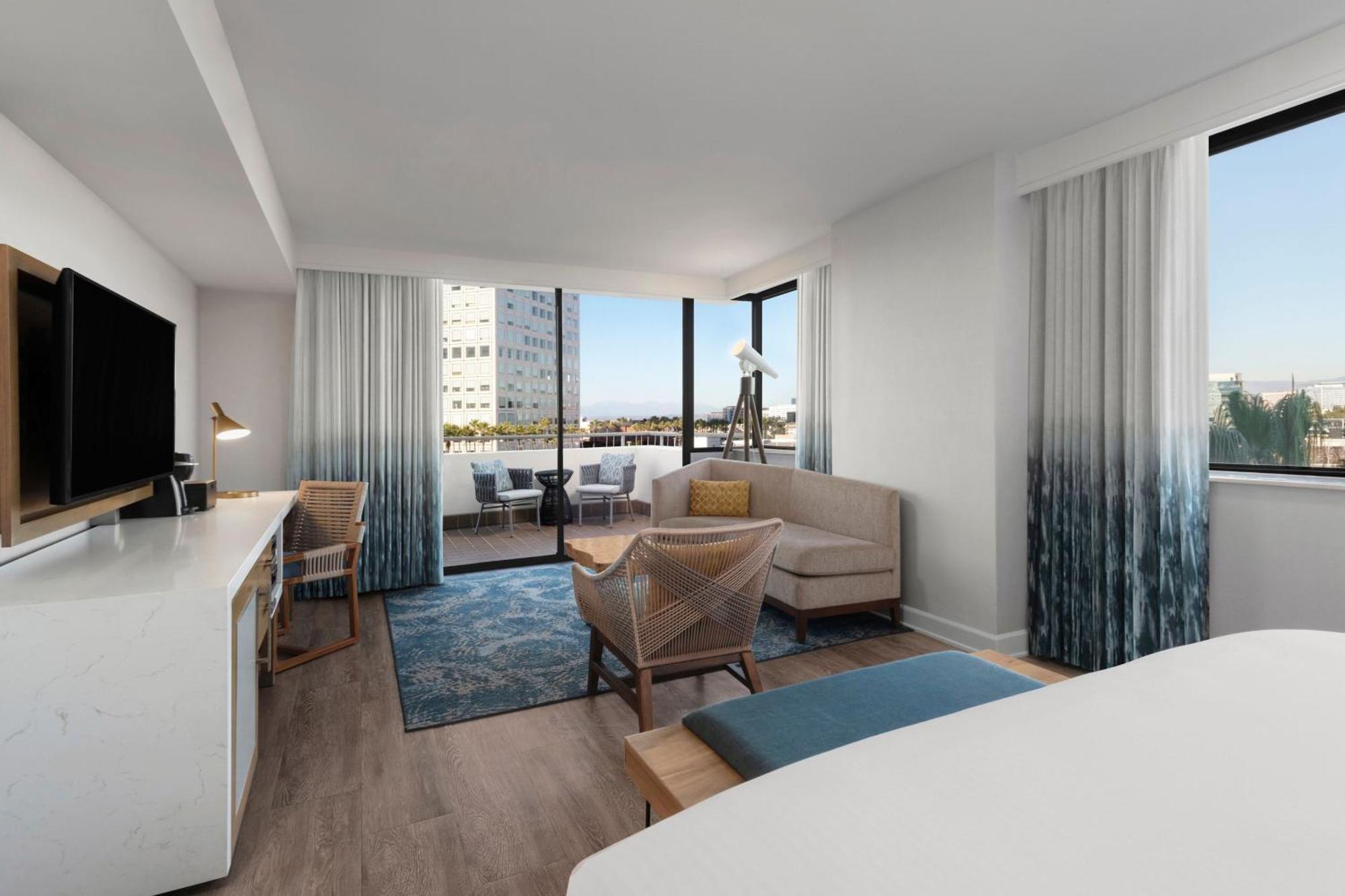 Renaissance Newport 4*